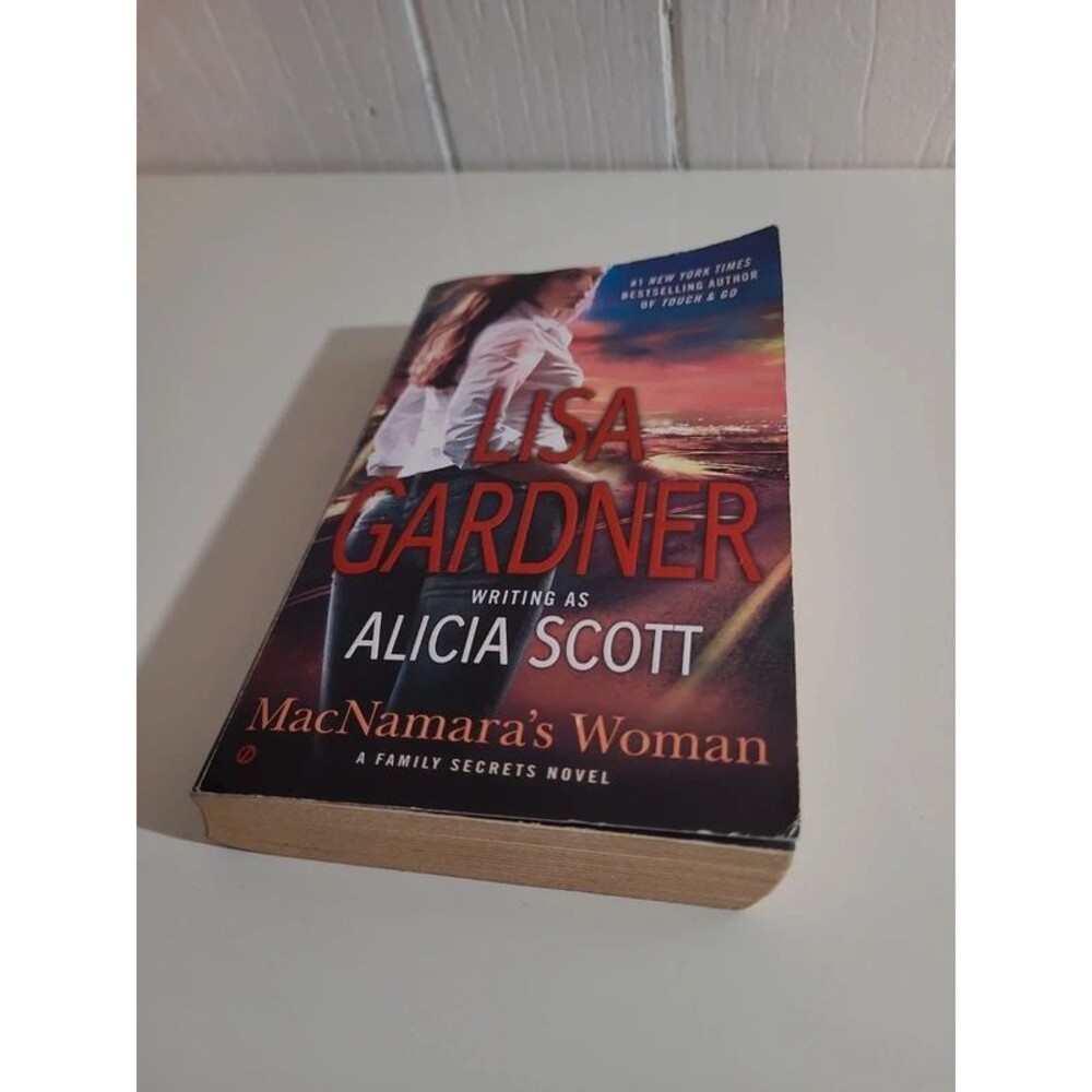 MacNamara's Woman A Family Secret Paperback Novel by Lisa Gardner as Alicia Scot